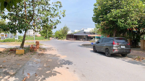 Bán cặp nhà kho trệt lửng còn mới đẹp đường B8 KDC Phú An, P. Hưng Phú, TP Cần Thơ.