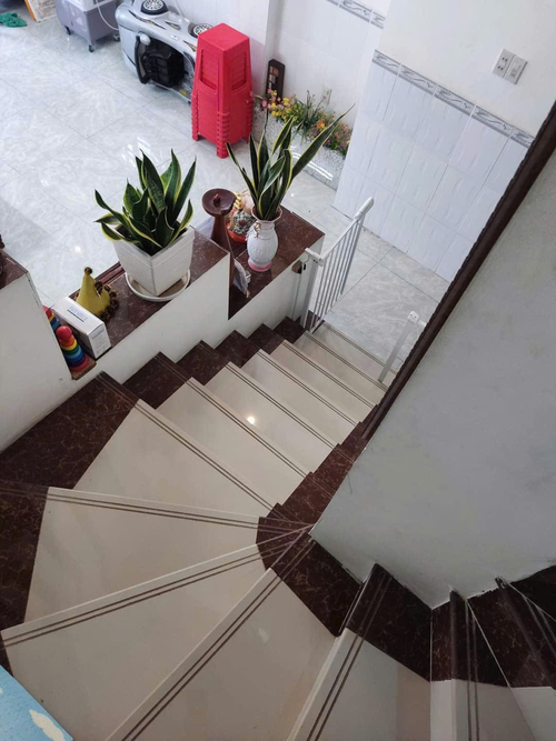 Nhà trệt 2 lầu khu đô thị mới Hưng Phú ( Khu cty 8 )